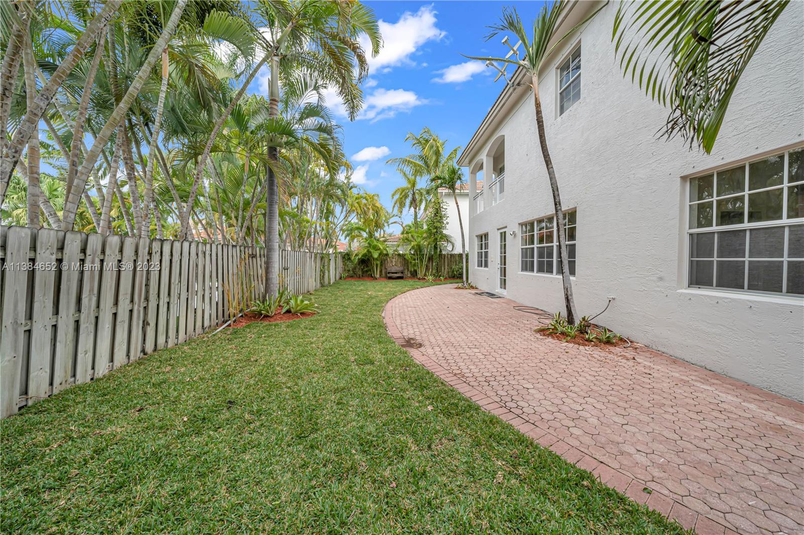 DORAL ISLES MEDITERRANEA - Residential