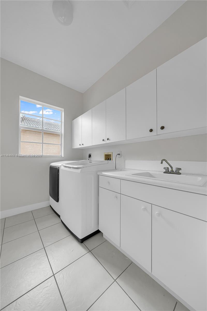 DORAL ISLES MEDITERRANEA - Residential