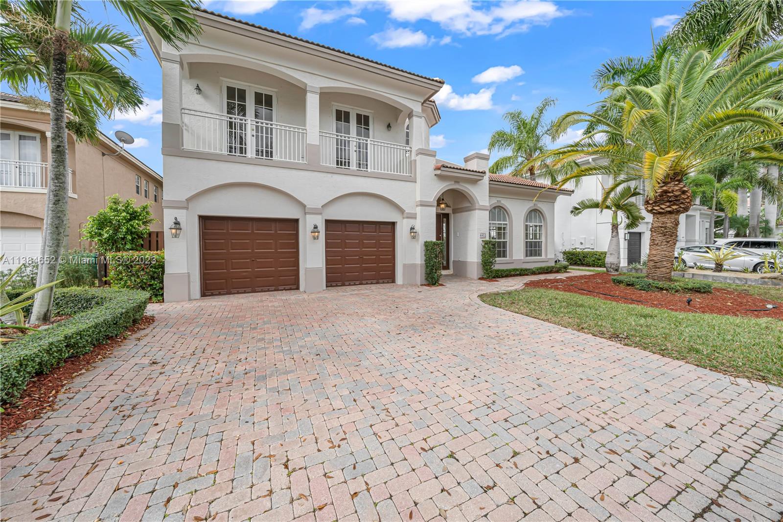 DORAL ISLES MEDITERRANEA - Residential