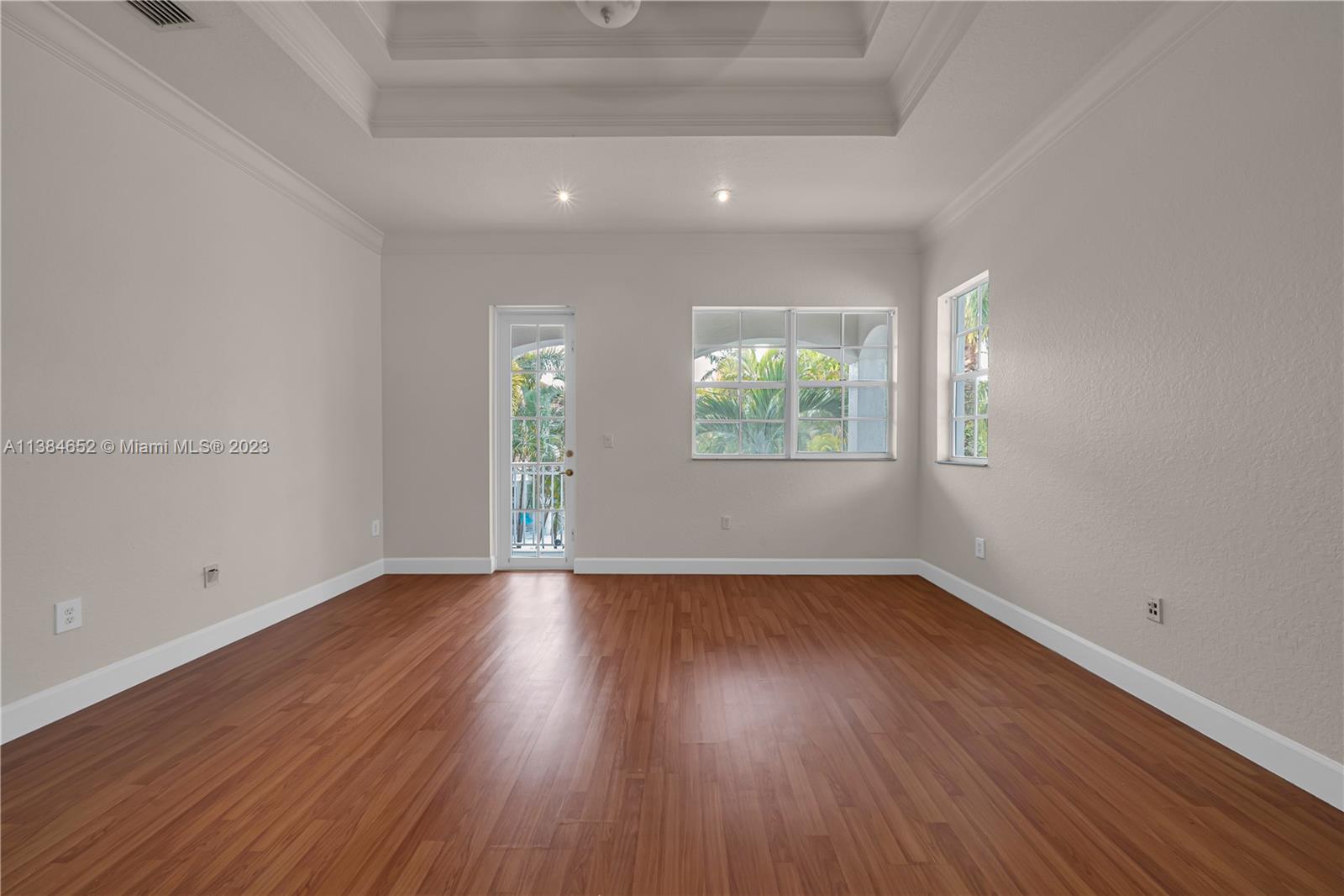 DORAL ISLES MEDITERRANEA - Residential