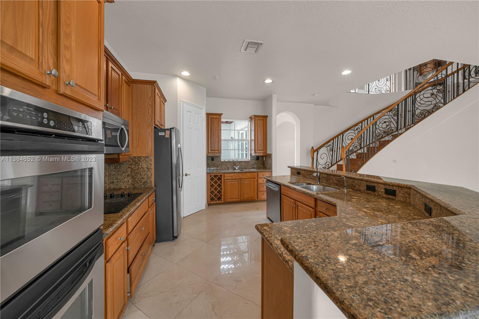 DORAL ISLES MEDITERRANEA - Residential