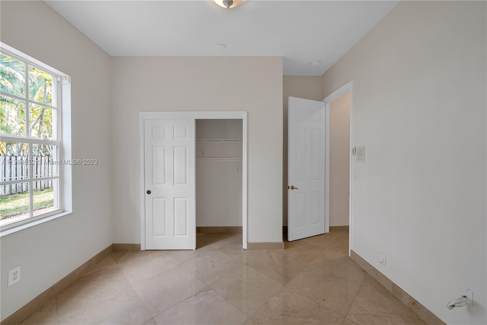 DORAL ISLES MEDITERRANEA - Residential