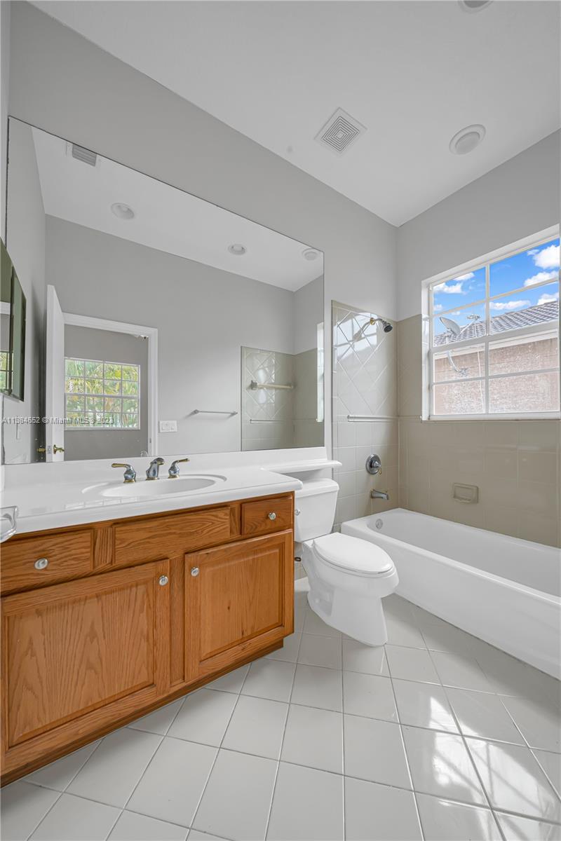 DORAL ISLES MEDITERRANEA - Residential