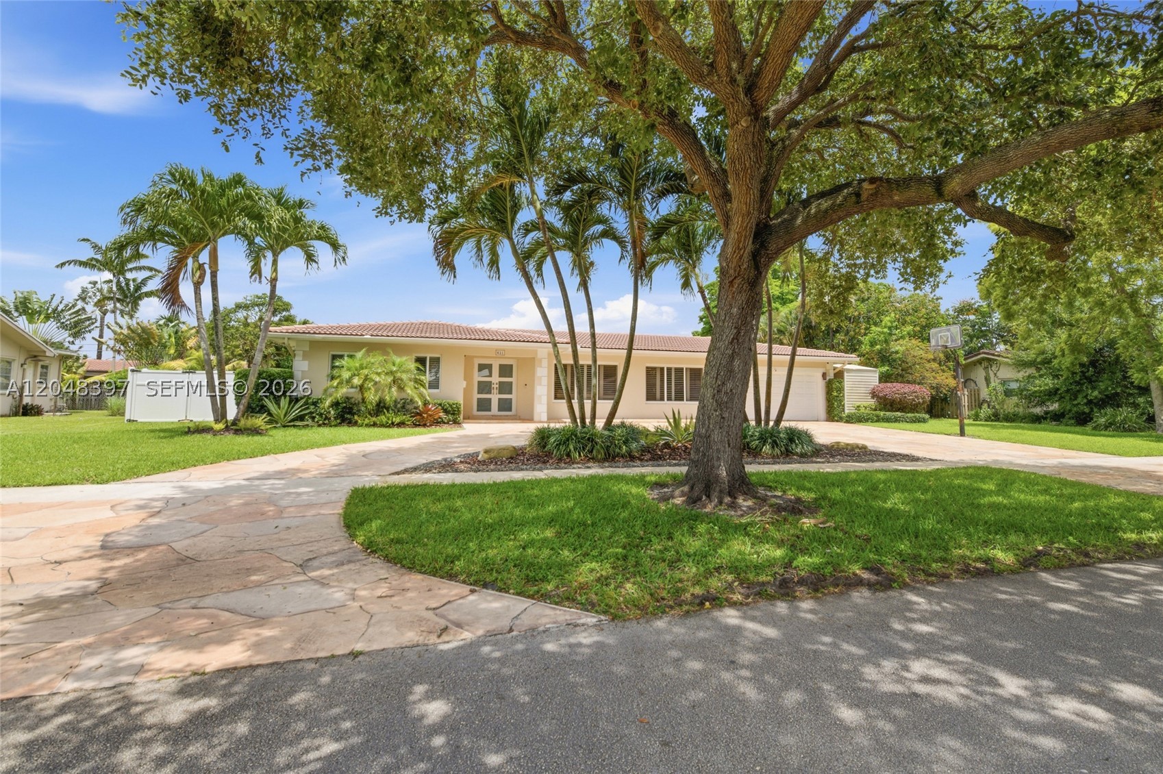 PLANTATIONS SECLUDED GARD - Residential