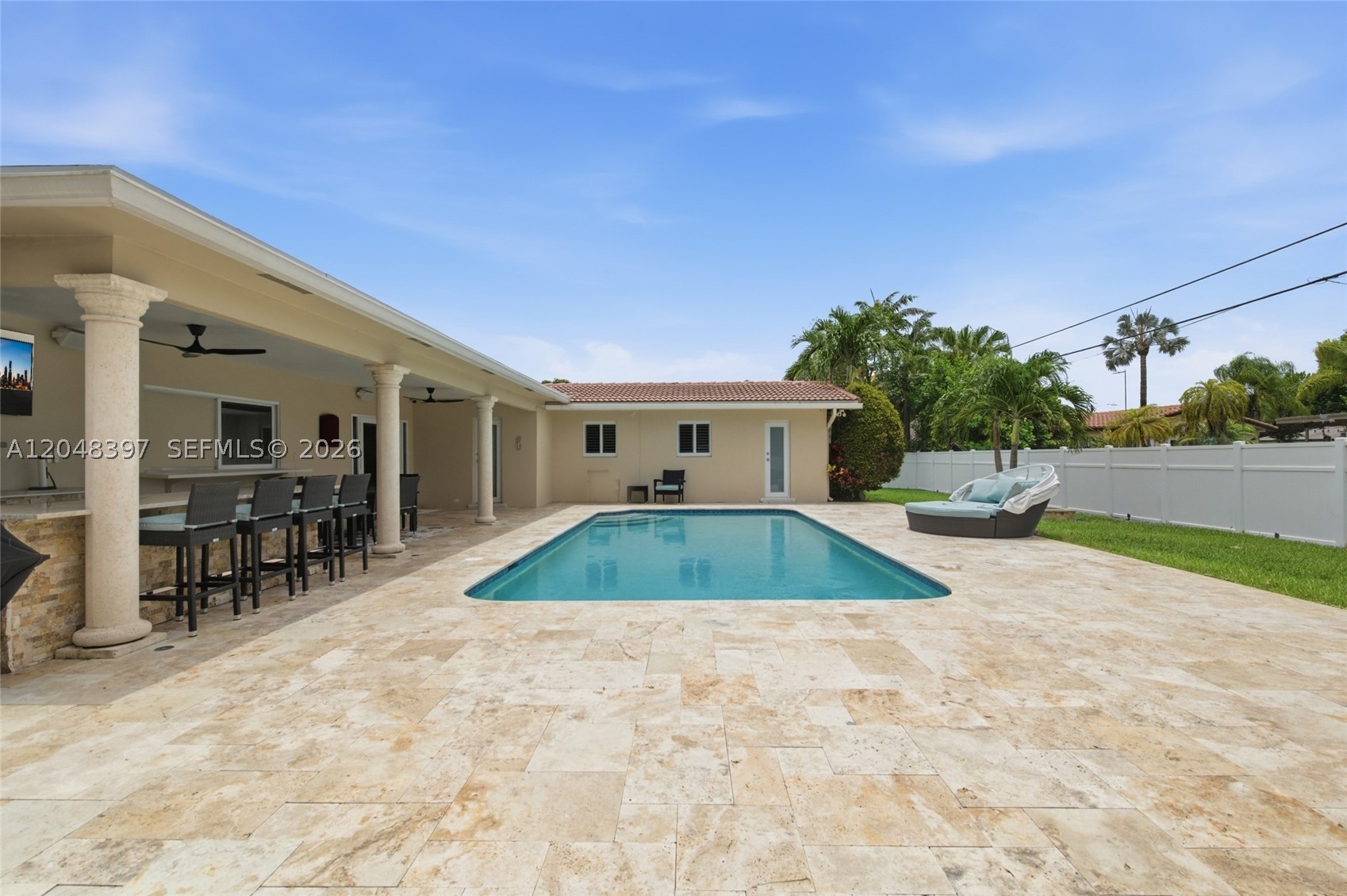 PLANTATIONS SECLUDED GARD - Residential