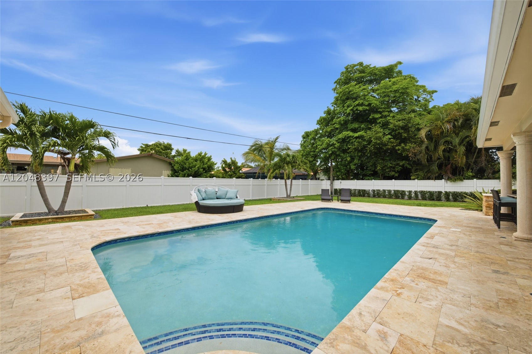 PLANTATIONS SECLUDED GARD - Residential