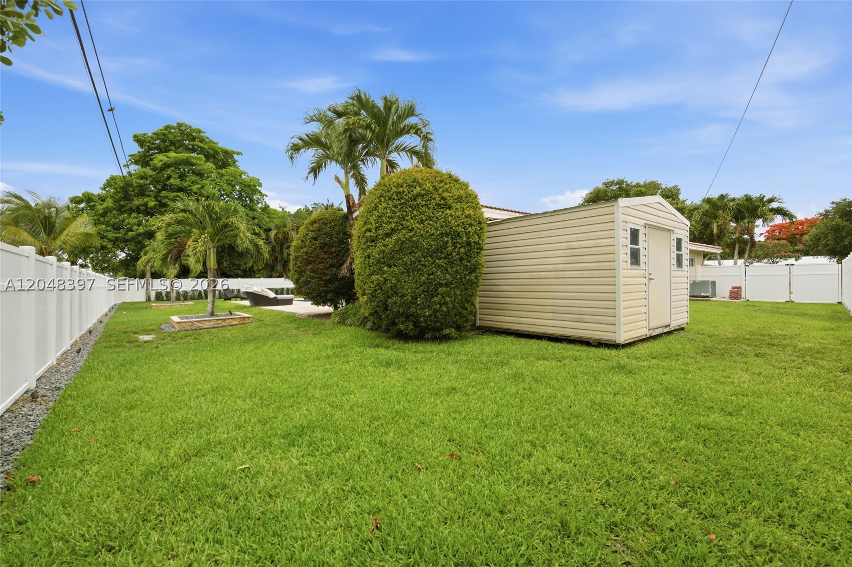 PLANTATIONS SECLUDED GARD - Residential