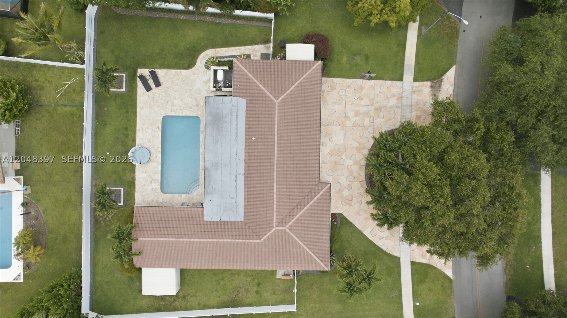 PLANTATIONS SECLUDED GARD - Residential