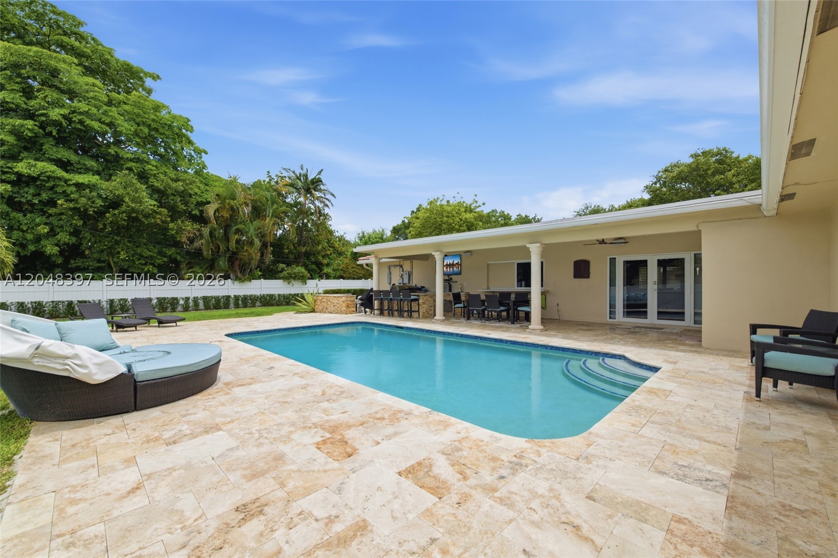 PLANTATIONS SECLUDED GARD - Residential