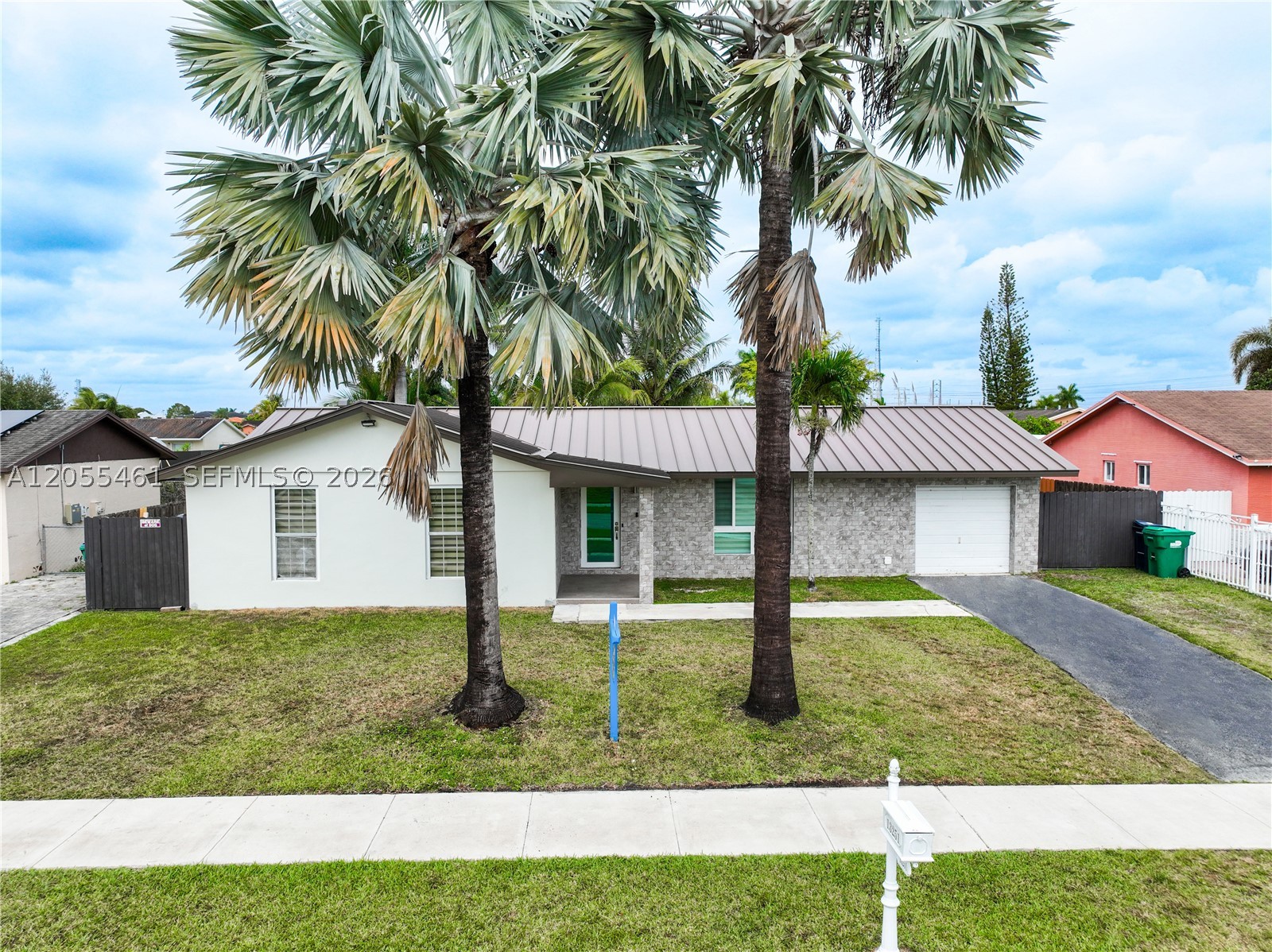 MEADOW WOOD MANOR SEC 6 - Residential