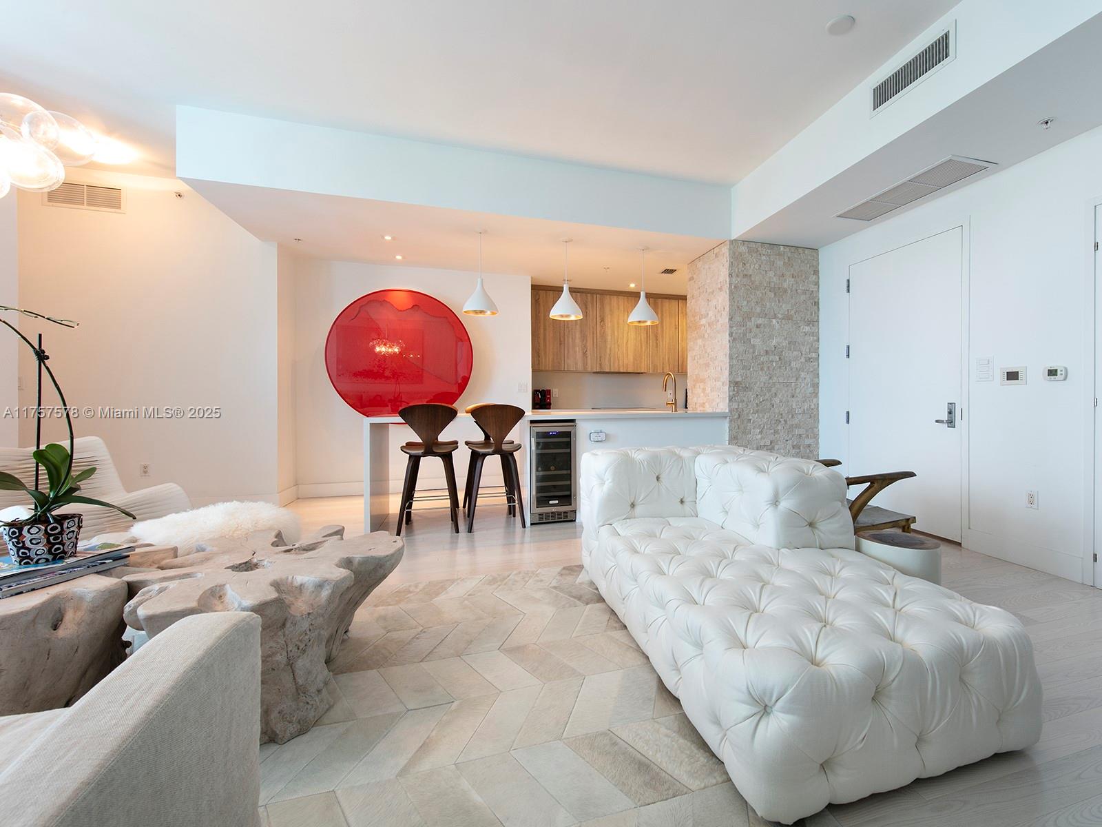 CONTINUUM ON SOUTH BEACH - Residential Lease