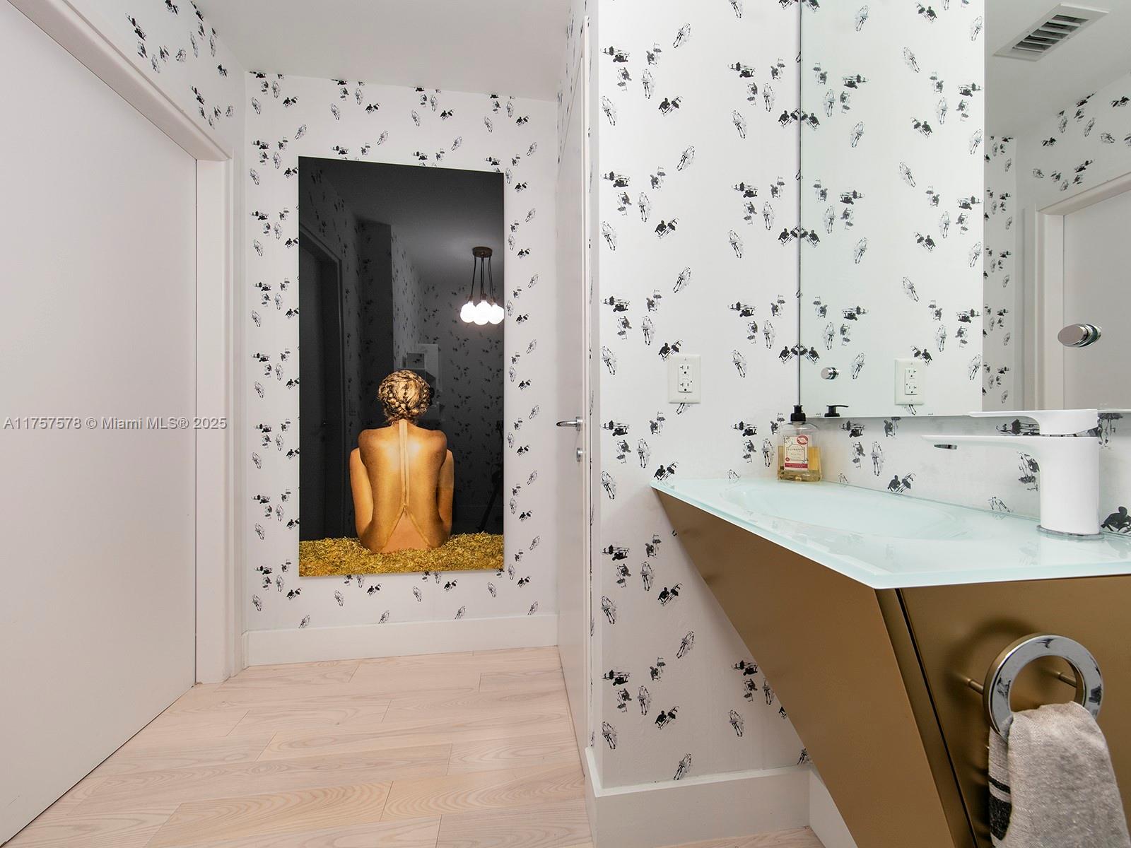 CONTINUUM ON SOUTH BEACH - Residential Lease
