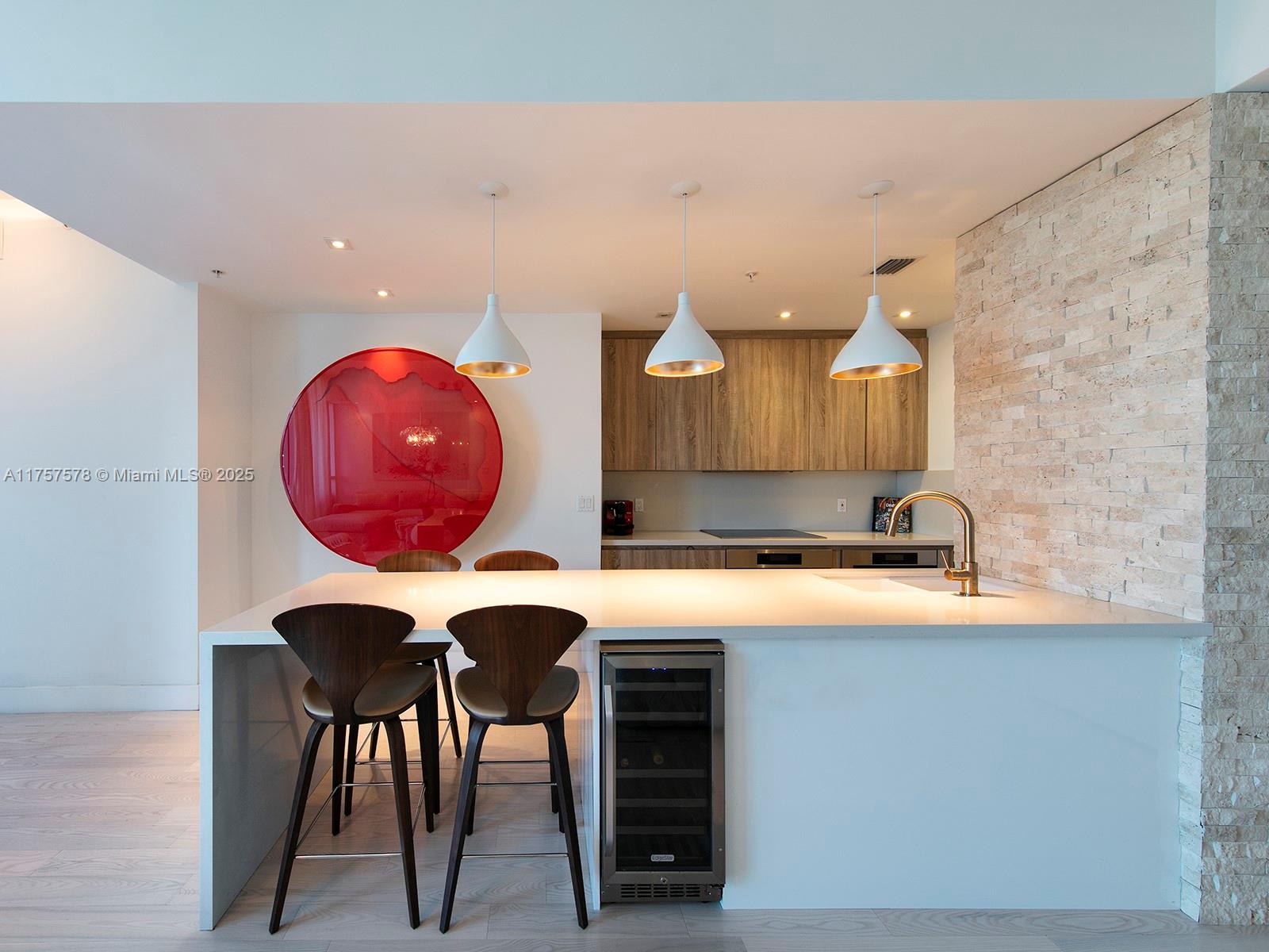 CONTINUUM ON SOUTH BEACH - Residential Lease