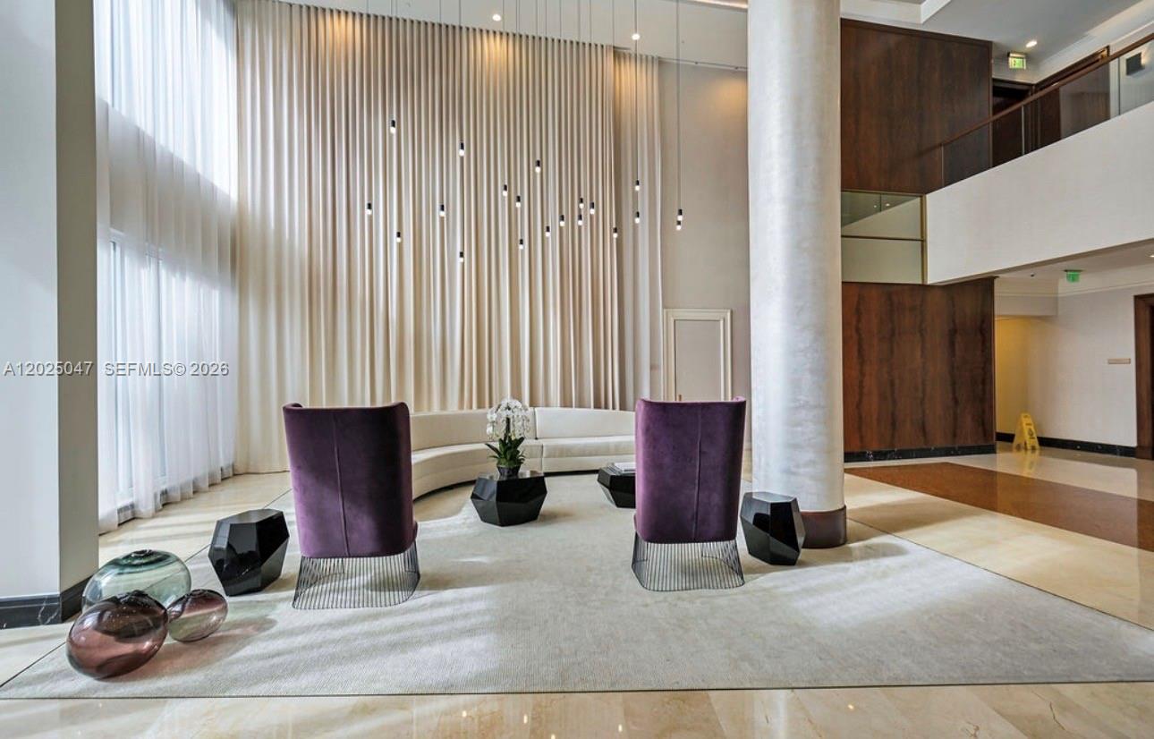 MAJESTIC TOWER - Residential