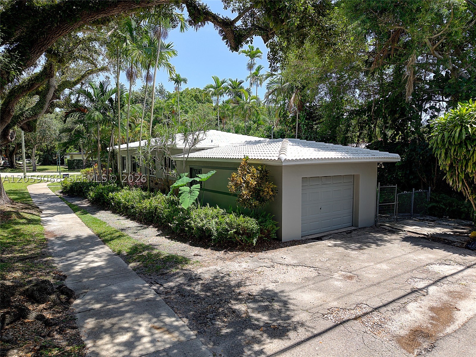 MIAMI SHORES SEC 3 - Residential