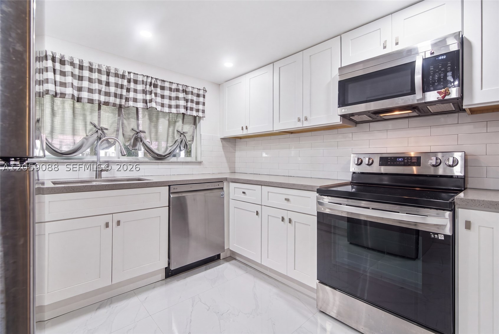 MIAMI SHORES SEC 3 - Residential