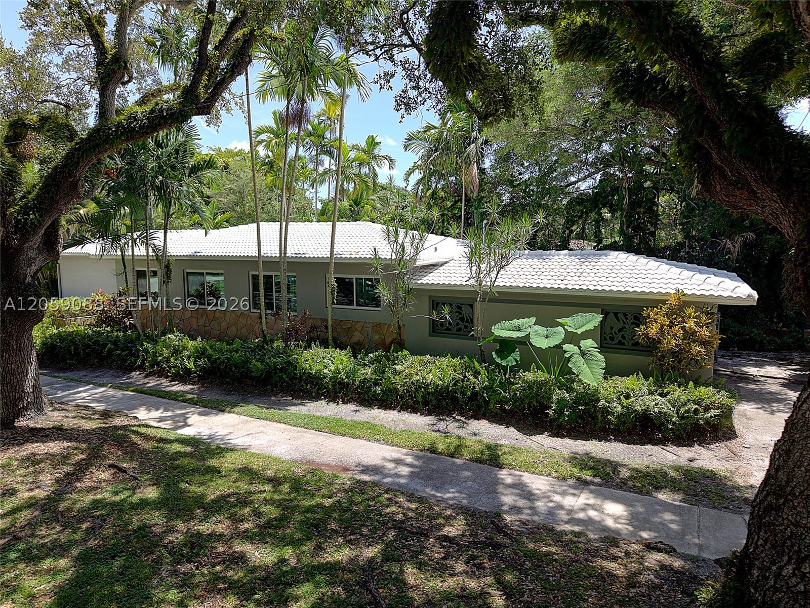 MIAMI SHORES SEC 3 - Residential