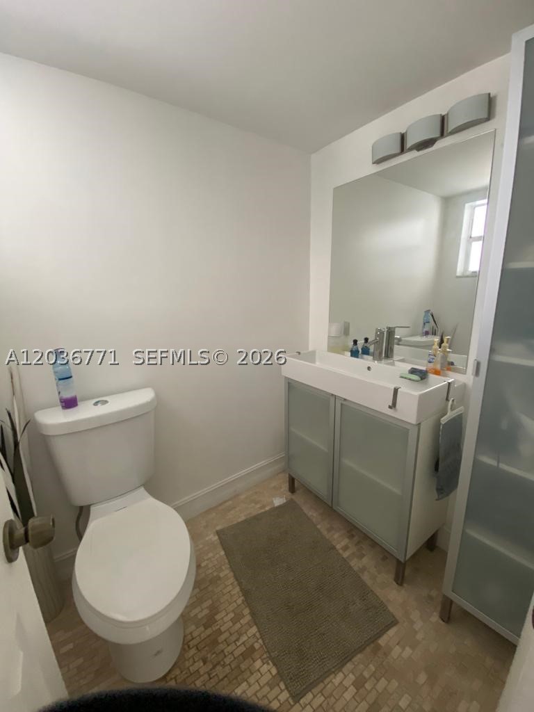 AZURE LAKE CONDO - Residential Lease