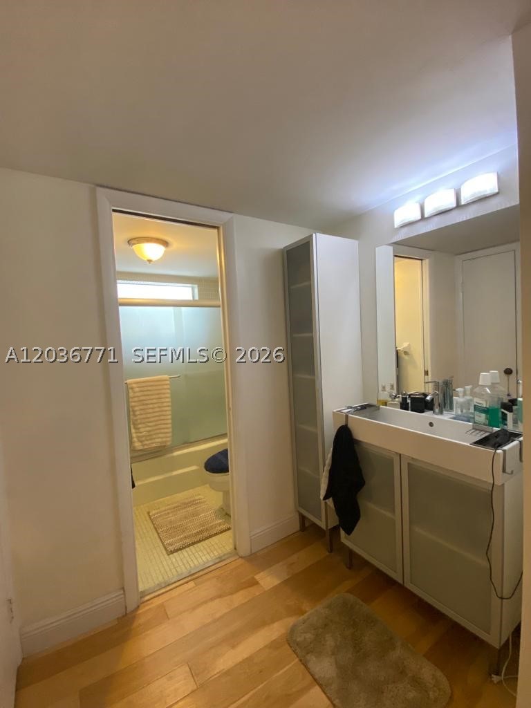AZURE LAKE CONDO - Residential Lease