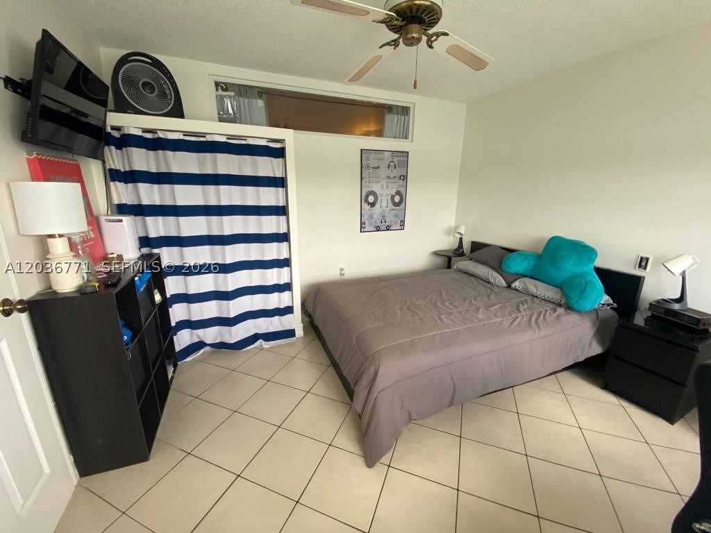 AZURE LAKE CONDO - Residential Lease