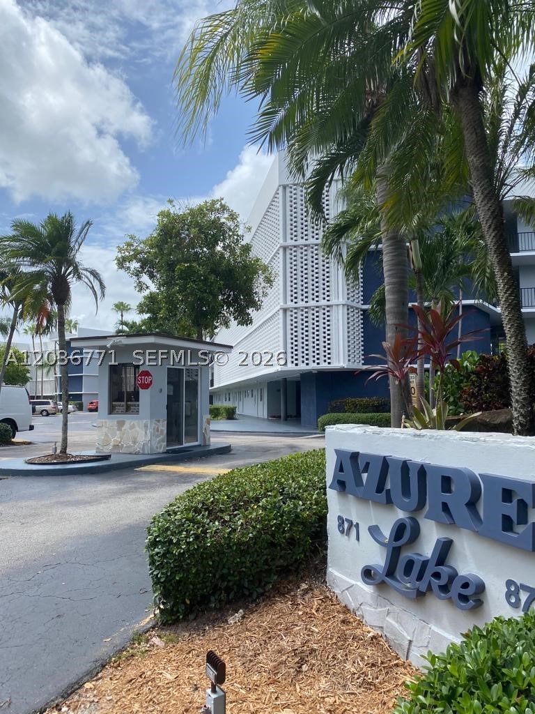 AZURE LAKE CONDO - Residential Lease