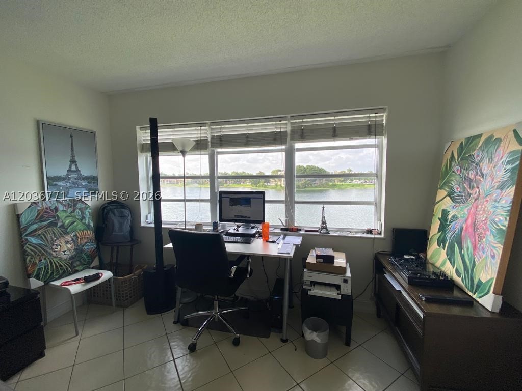 AZURE LAKE CONDO - Residential Lease