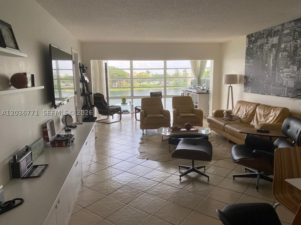 AZURE LAKE CONDO - Residential Lease