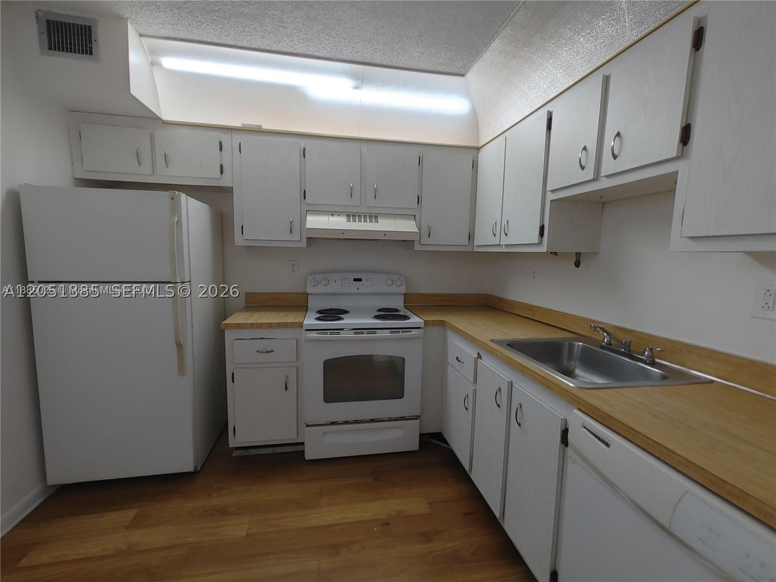 COURTYARDS OF BROWARD COND - Residential Lease