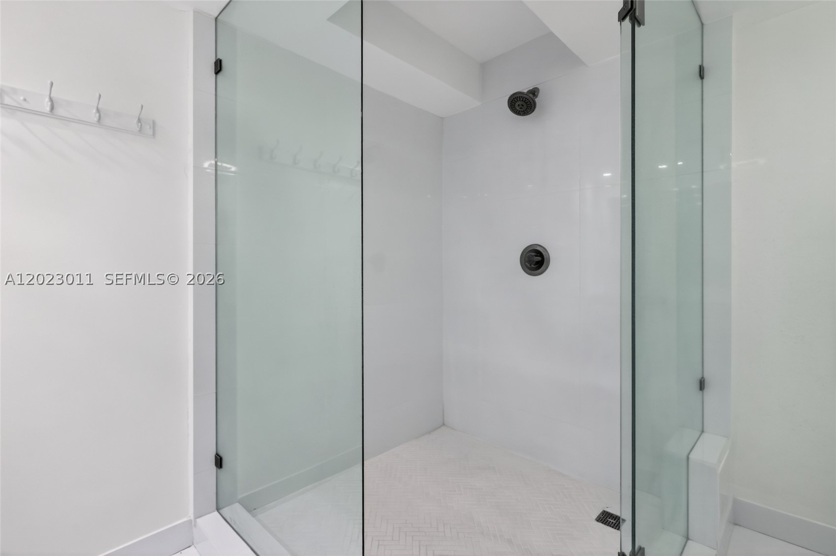TOWERS OF QUAYSIDE CONDO - Residential