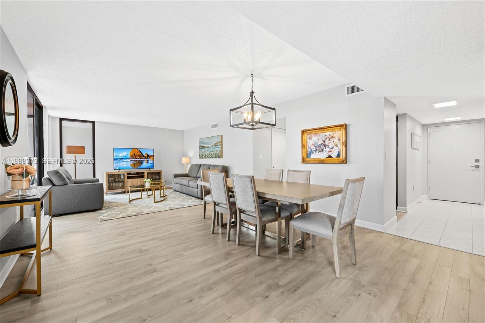 EMERALD TOWER CONDO - Residential