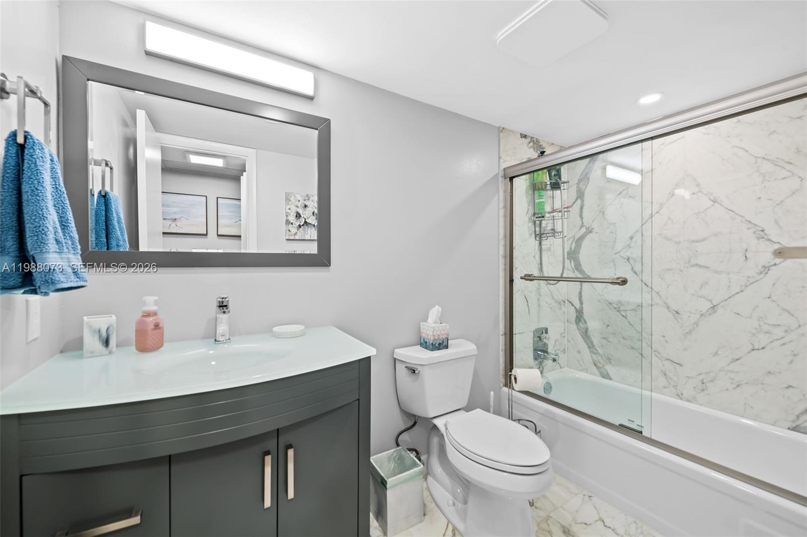 EMERALD TOWER CONDO - Residential