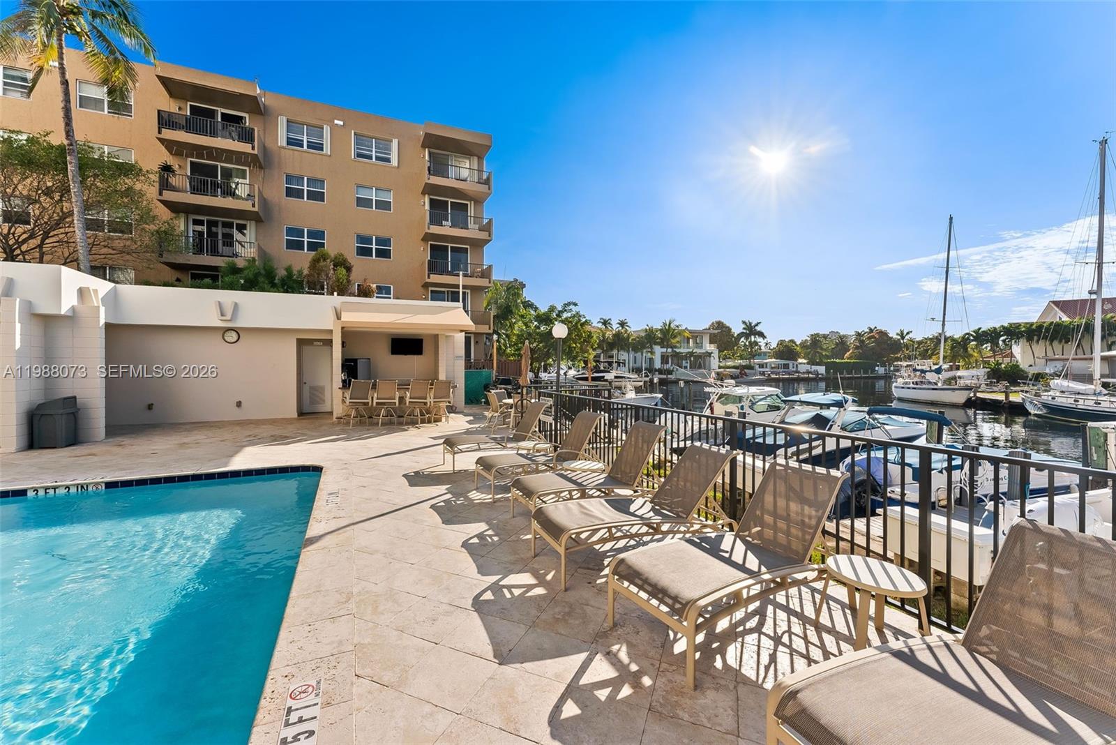 EMERALD TOWER CONDO - Residential