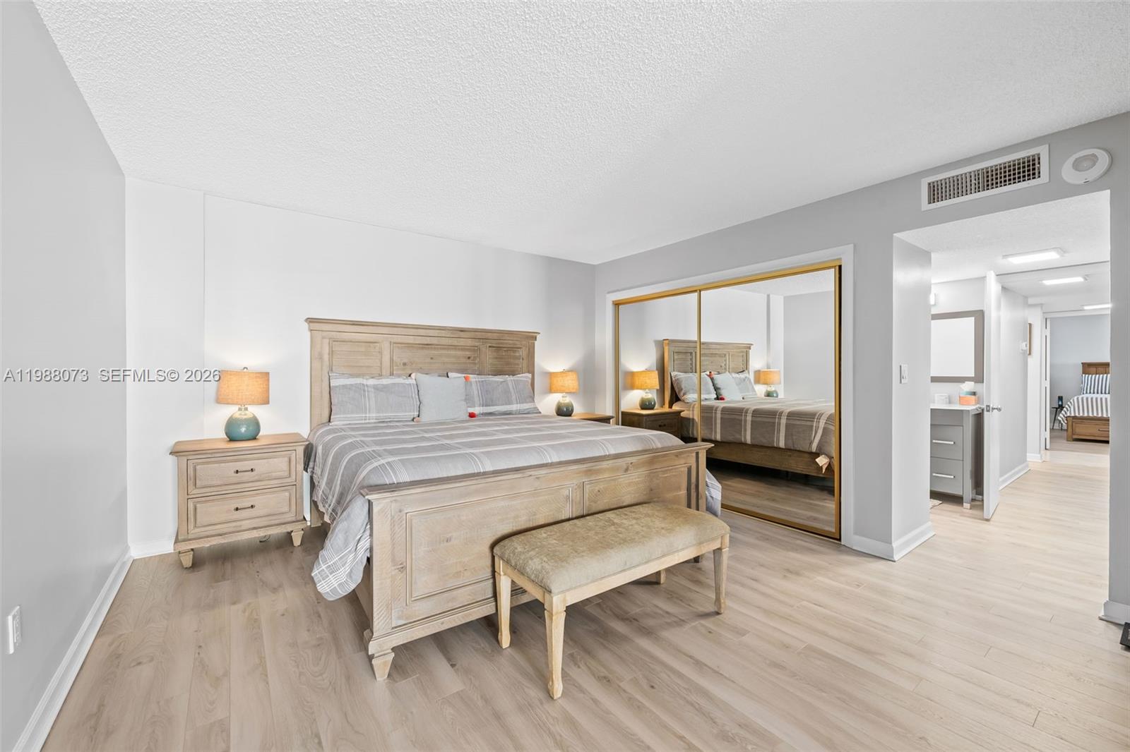EMERALD TOWER CONDO - Residential