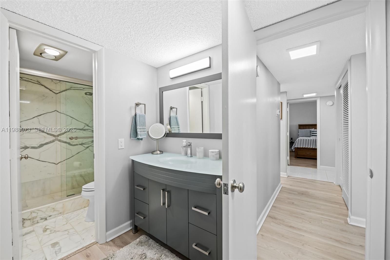 EMERALD TOWER CONDO - Residential