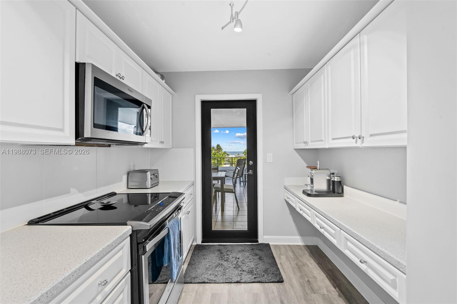 EMERALD TOWER CONDO - Residential