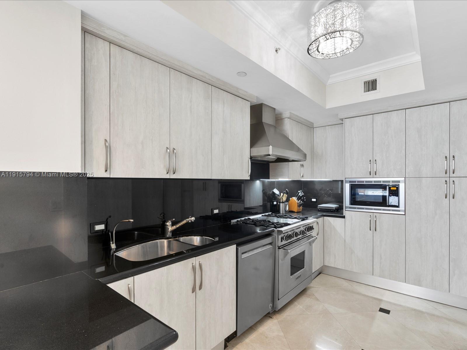 ACQUALINA OCEAN RESIDENCE - Residential