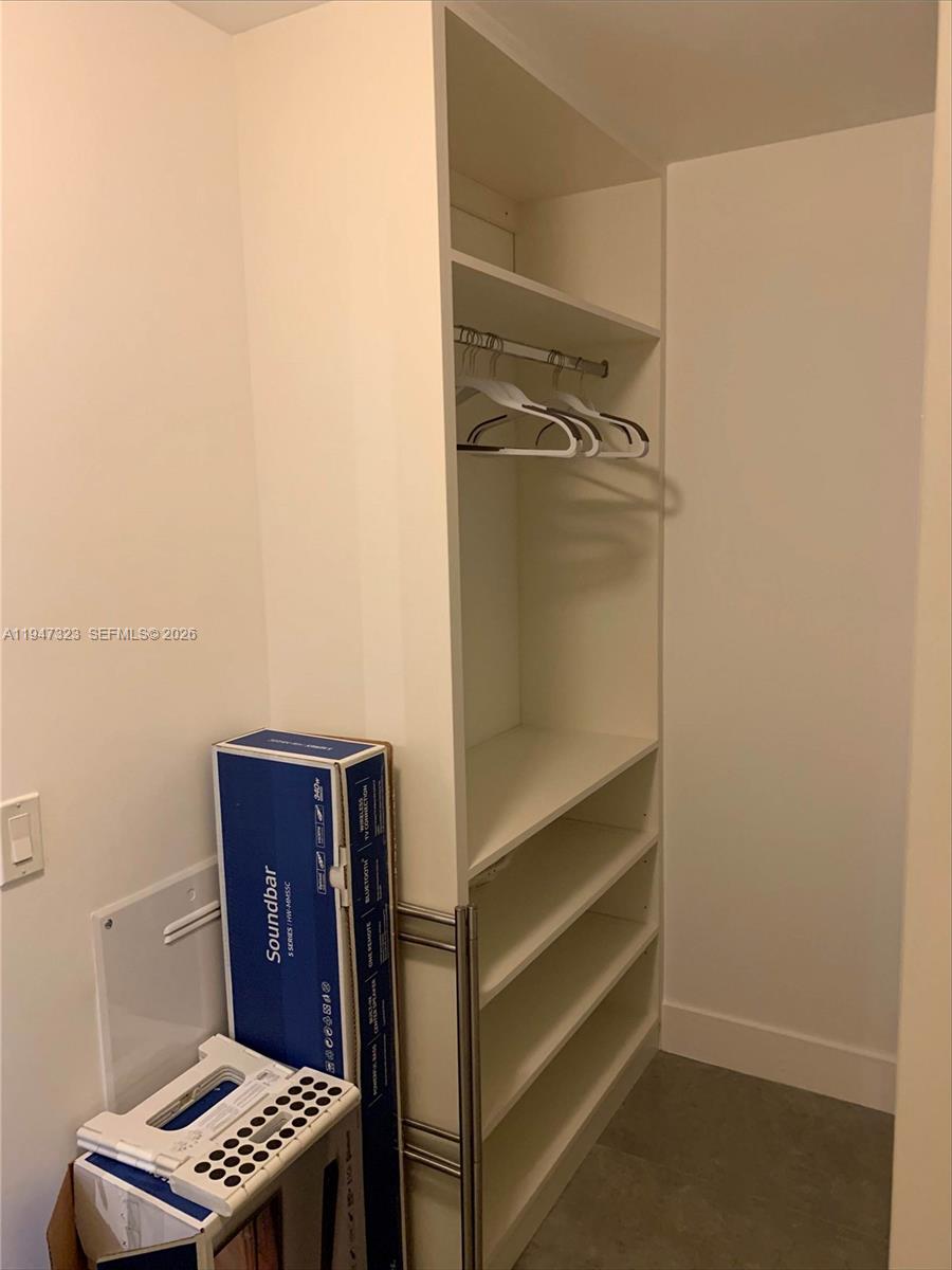 THE HARBOUR SOUTH CONDO - Residential