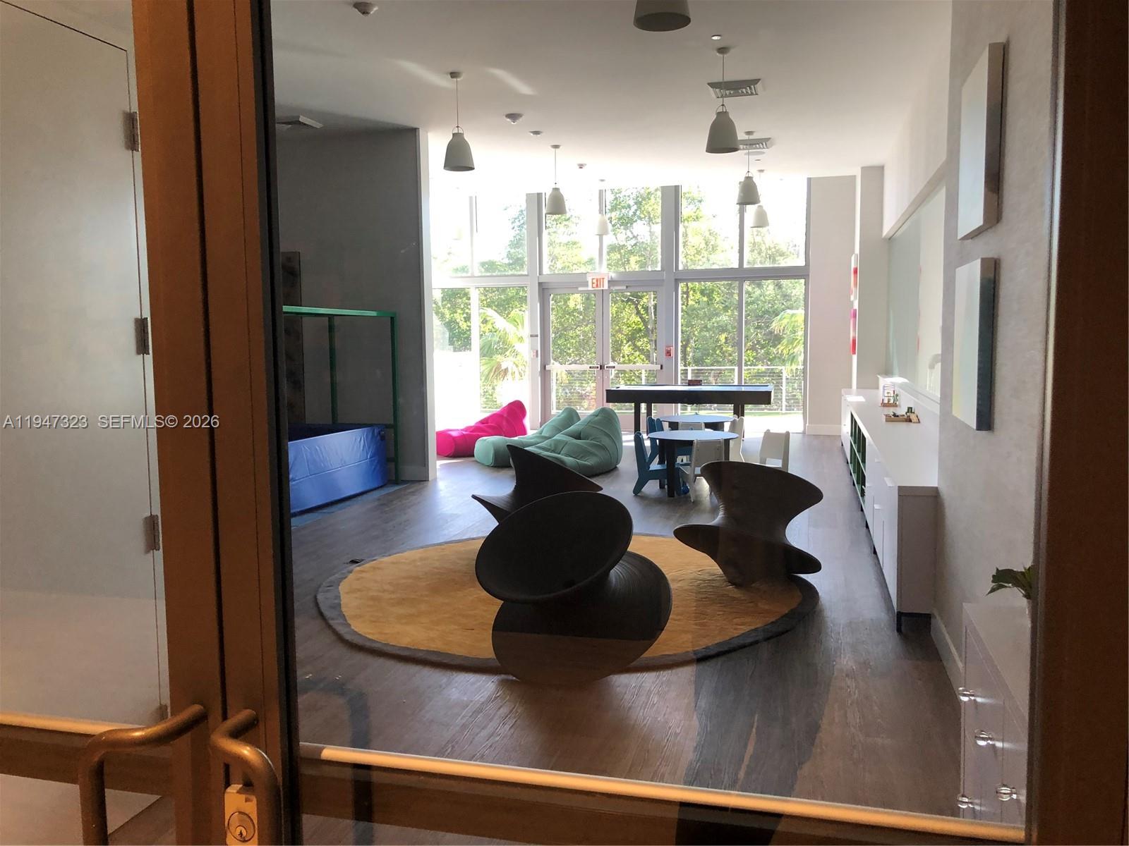 THE HARBOUR SOUTH CONDO - Residential