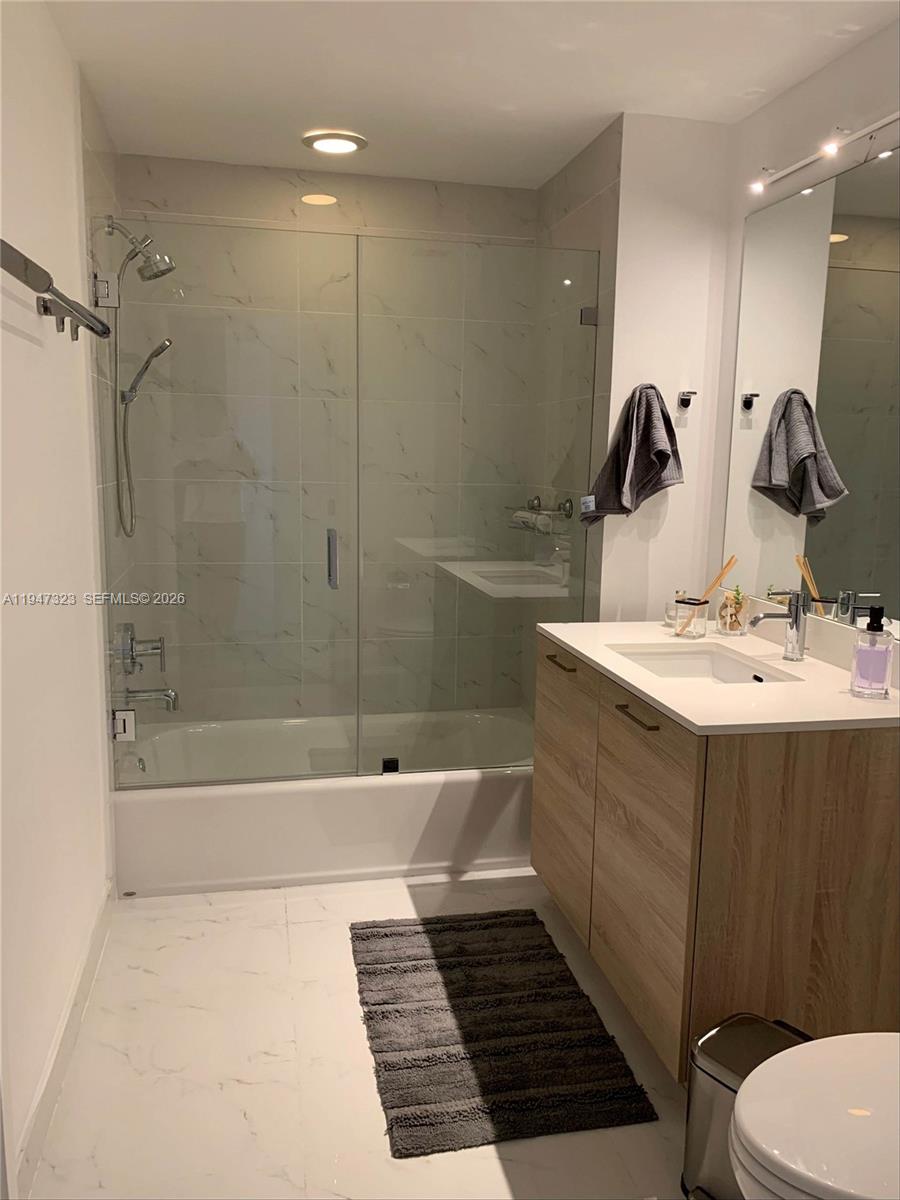 THE HARBOUR SOUTH CONDO - Residential