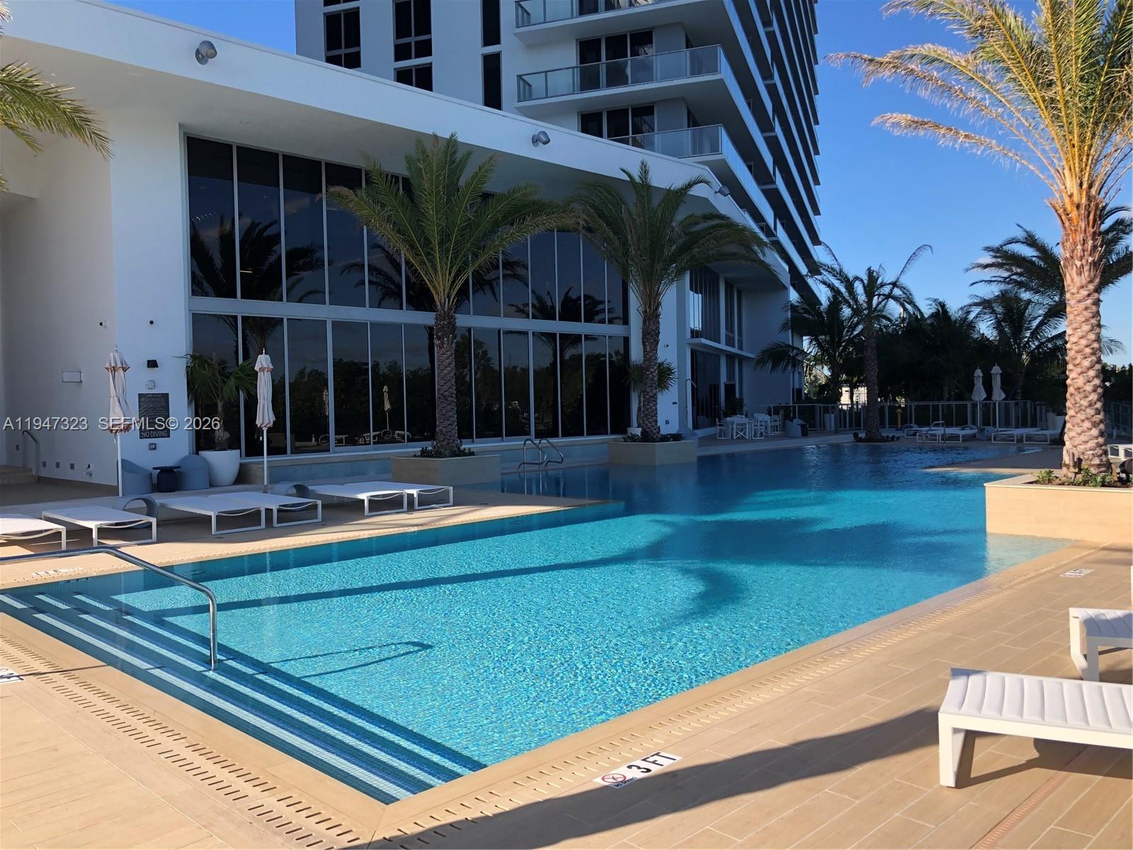 THE HARBOUR SOUTH CONDO - Residential