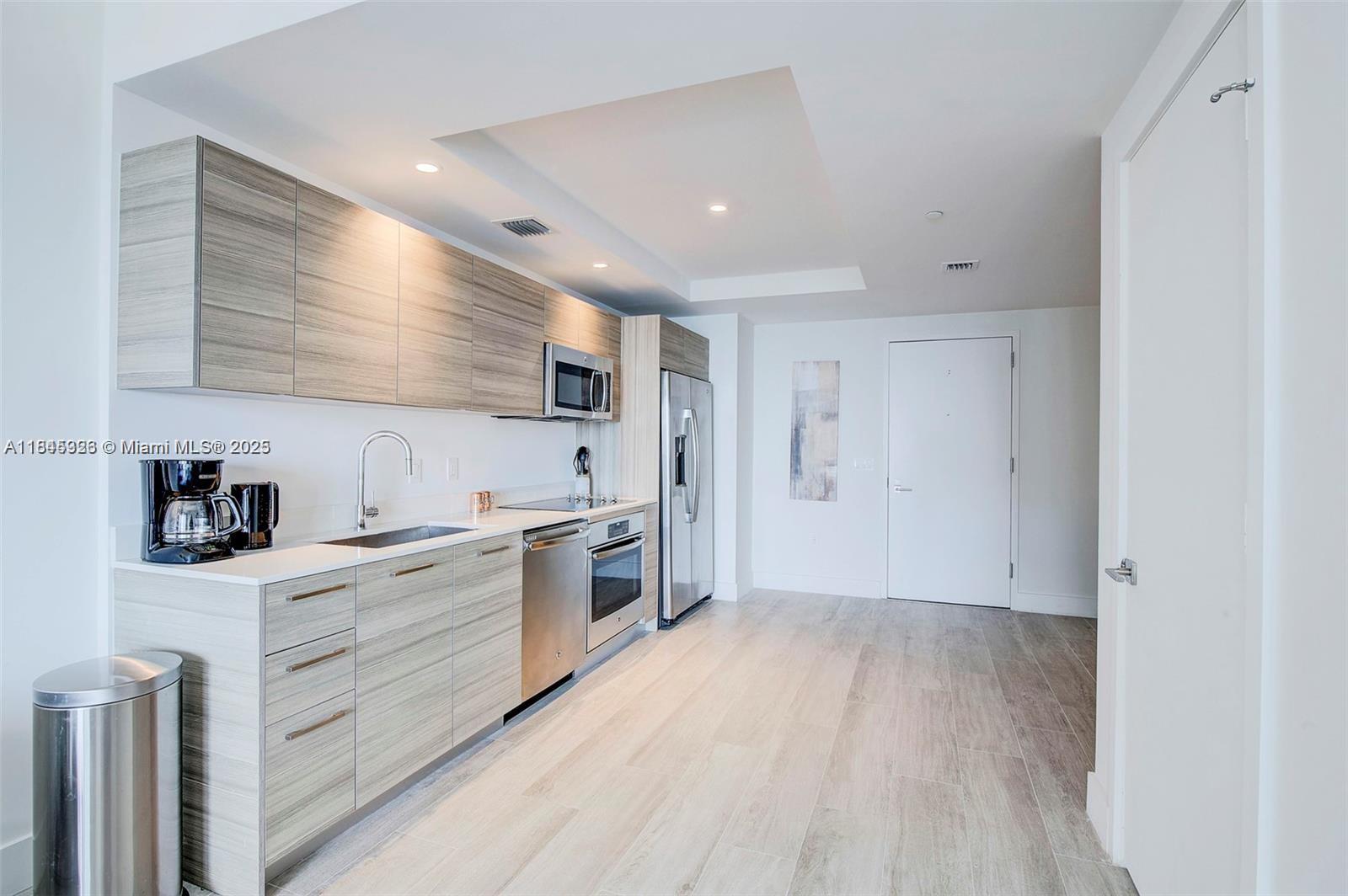 3401 MIDTOWN CONDO - Residential