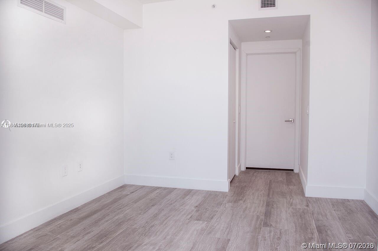 3401 MIDTOWN CONDO - Residential
