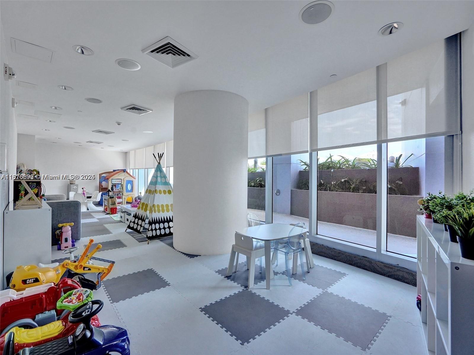 JADE BEACH CONDO - Residential Lease