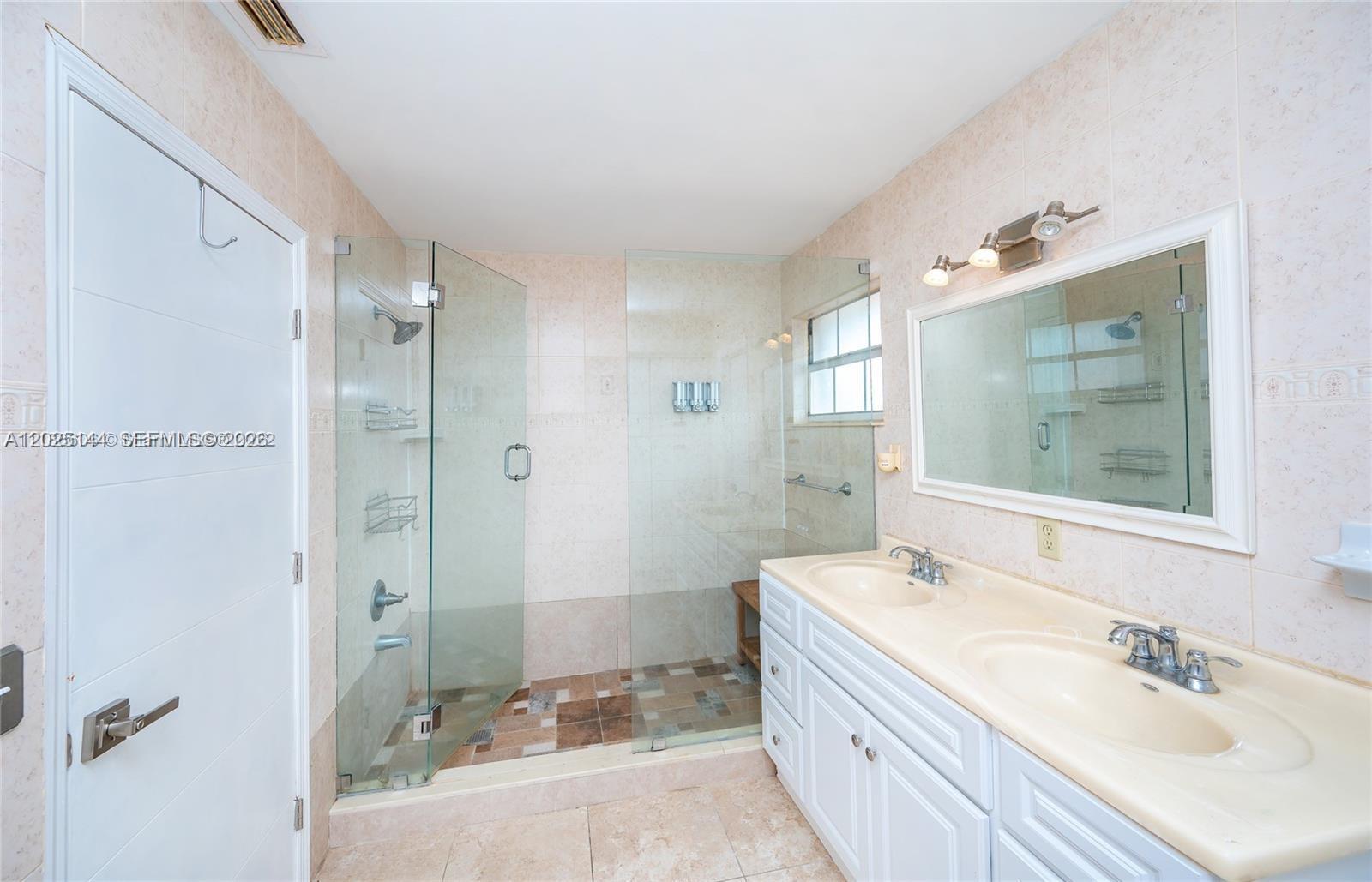 COUNTRY LAKE PARK - Residential Lease
