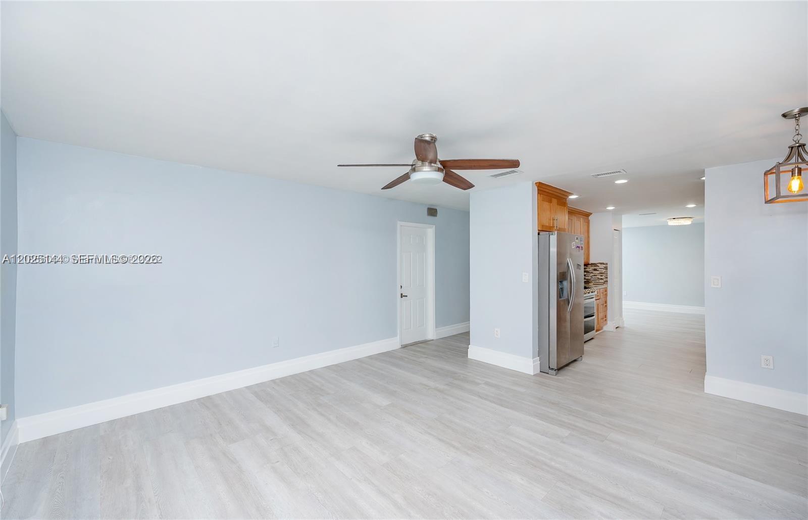 COUNTRY LAKE PARK - Residential Lease