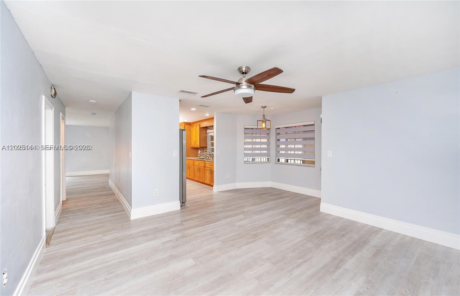 COUNTRY LAKE PARK - Residential Lease