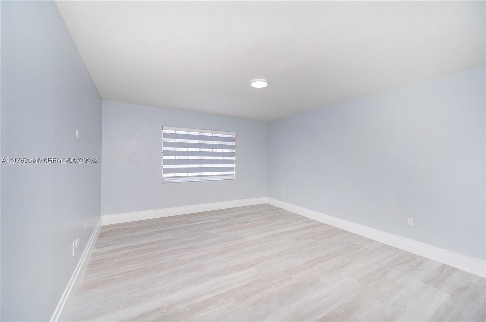 COUNTRY LAKE PARK - Residential Lease