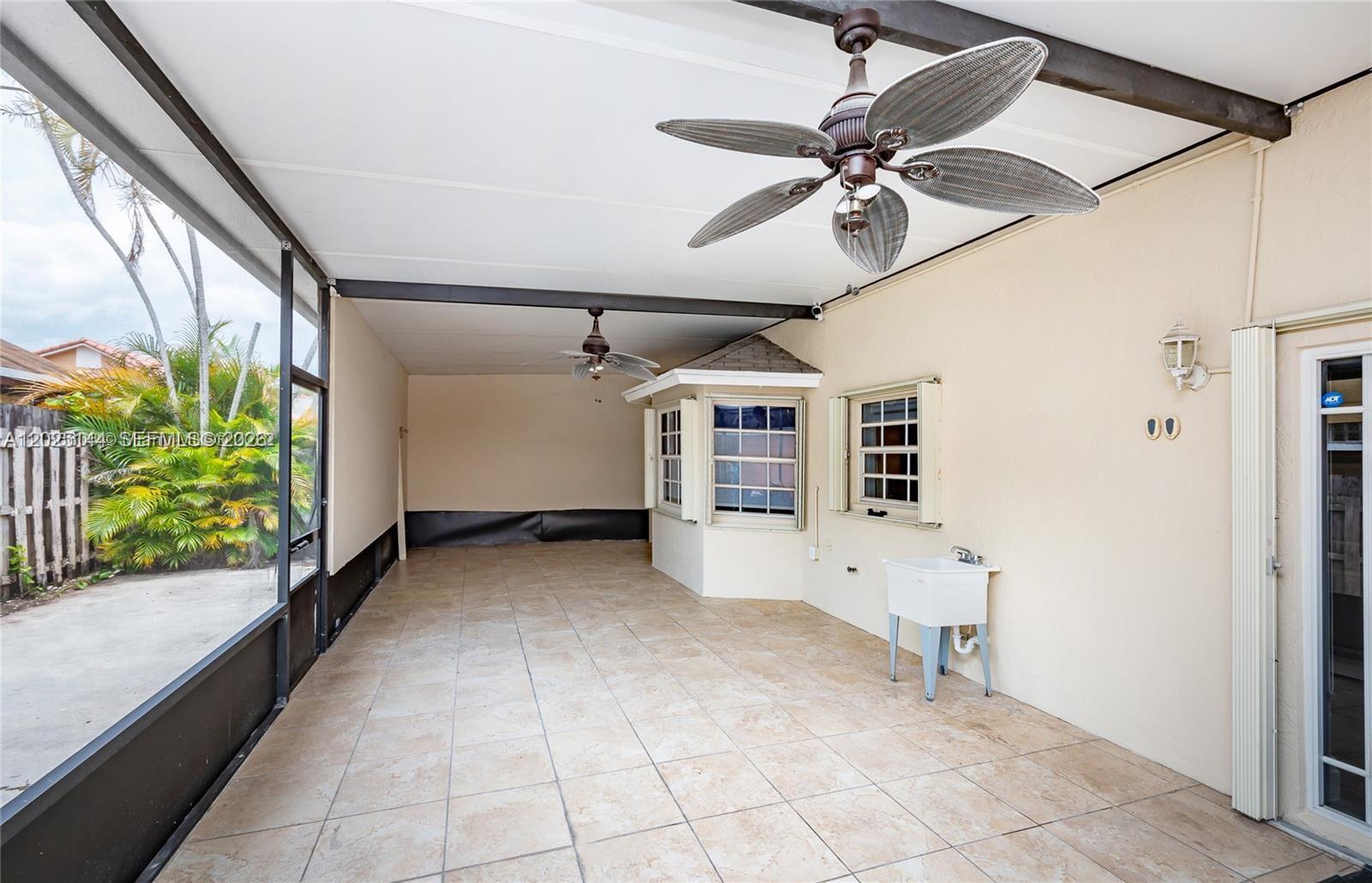 COUNTRY LAKE PARK - Residential Lease