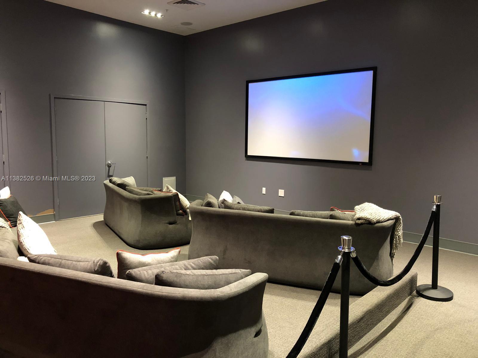 CANVAS CONDO - Residential Lease