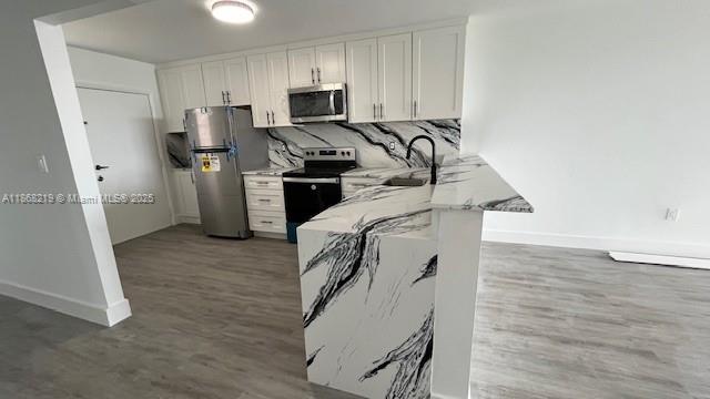 JADE WINDS GROUP - - Residential Lease